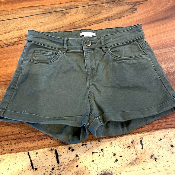 H&M Black Jean Shorts Cuffed Cotton Blend Stretch Gunmetal Grey Green Size 4 - Picture 1 of 4